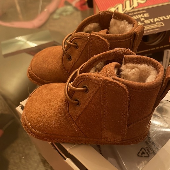 Ugg boots - Picture 3 of 4